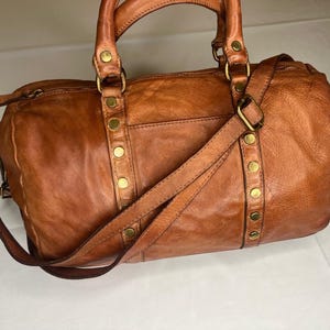 Sac cabas camel en cuir souple clouté patiné délavé blanchi - Made in Italy - Effet vintage vieilli chic - Idée cadeau tendance