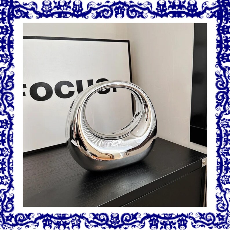 2024 Luxury Golden Gothic Handbag Designer PVC Wrist Clutch With Round