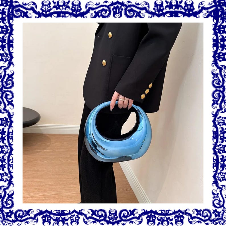 2024 Luxury Golden Gothic Handbag Designer PVC Wrist Clutch With Round