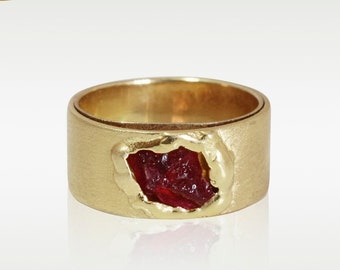 Tourmaline Ring, Minimalist rough uncut Jewelry, solid gold and Sterling Silver Band, Alternative Engagement Ring .