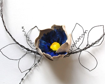 Wreath with stoneware  blue flower and iron wire - stoneware