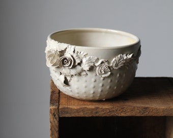 Bowl in white with rosee and leaves and pink dots  -  Handmade Ceramics  - Stoneware -