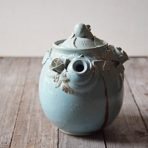 Alice in Wonderland Teapot Stoneware teapot with roses in light blue granitic glaze image 4