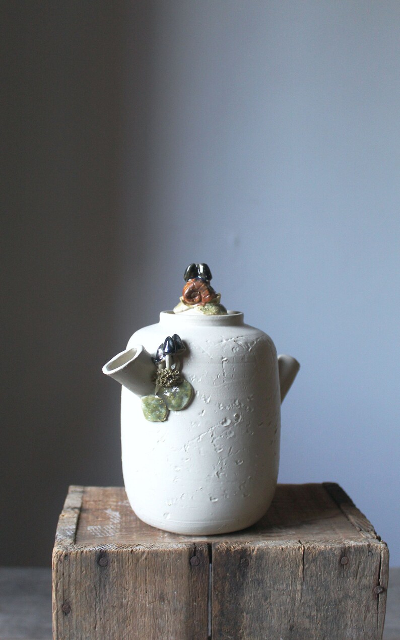 Stoneware Teapot with blu mushrooms and little snail MADE TO ORDER Stoneware Teapot 画像 4