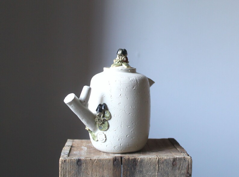 Stoneware Teapot with blu mushrooms and little snail MADE TO ORDER Stoneware Teapot 画像 6