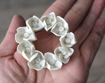 Hydrangea wreath brooch - White limoges Porcelain