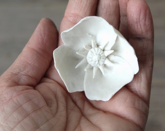 Poppy brooch - White limoges Porcelain