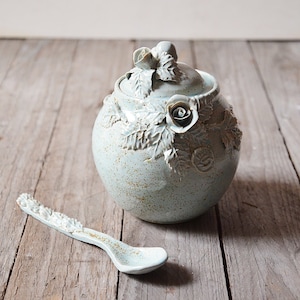 Alice in wonderland Sugar bowl and little teaspoon - MADE TO ORDER - Stoneware with roses in light blue glaze
