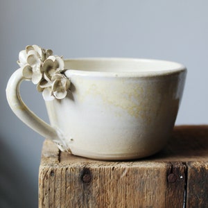 Stoneware cup "Hydrangea" -  Stoneware Teacup  in cream