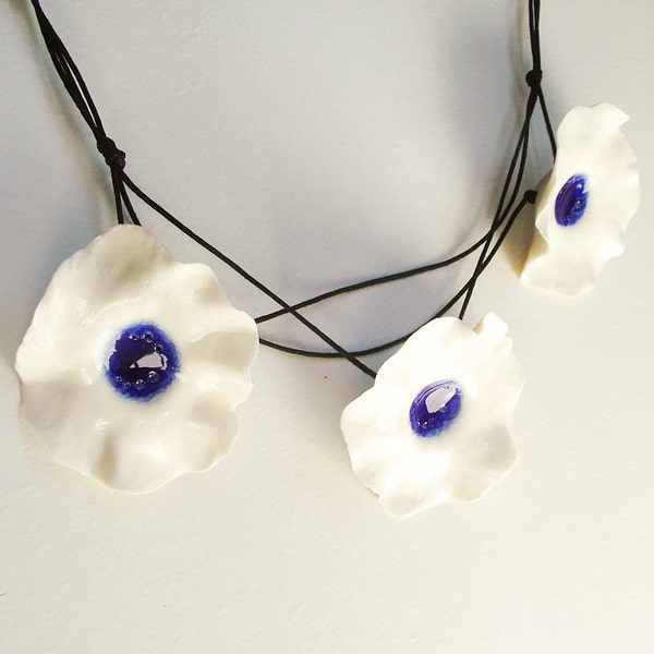 Three Fresh White  and blue Porcelain Flowers Necklace from Italy