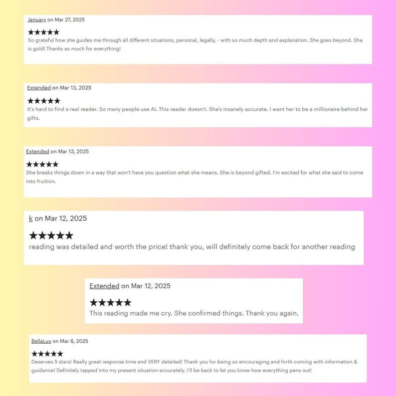 Puede incluir: Una captura de pantalla de rese&ntilde;as de clientes con un fondo degradado rosa y blanco. Las rese&ntilde;as est&aacute;n en un cuadro de texto blanco con una calificaci&oacute;n de cinco estrellas. Las rese&ntilde;as elogian la precisi&oacute;n, la profundidad y la orientaci&oacute;n del lector. El texto incluye frases como "detallado y vale la pena el precio" y "me hizo llorar."