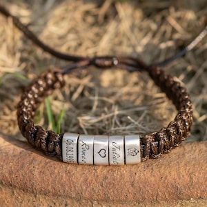 Pulsera tejida personalizada para hombre con nombres de niños, pulsera de cuentas de plata con cuerda de cuero trenzada a mano, regalo de Navidad para el día del padre para papá y esposo
