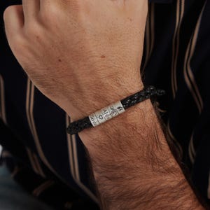 Pulsera de macramé personalizada de tamaño ajustable, joyería hecha a mano para hombre con cuentas de plata, regalos navideños para el día del padre para él, niño, papá, novio