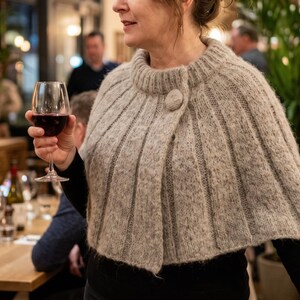 Stickmönster till Opera Cape från 1960-talet, Vintage Mohair Capelet, Superbulkig, Alla storlekar PDF