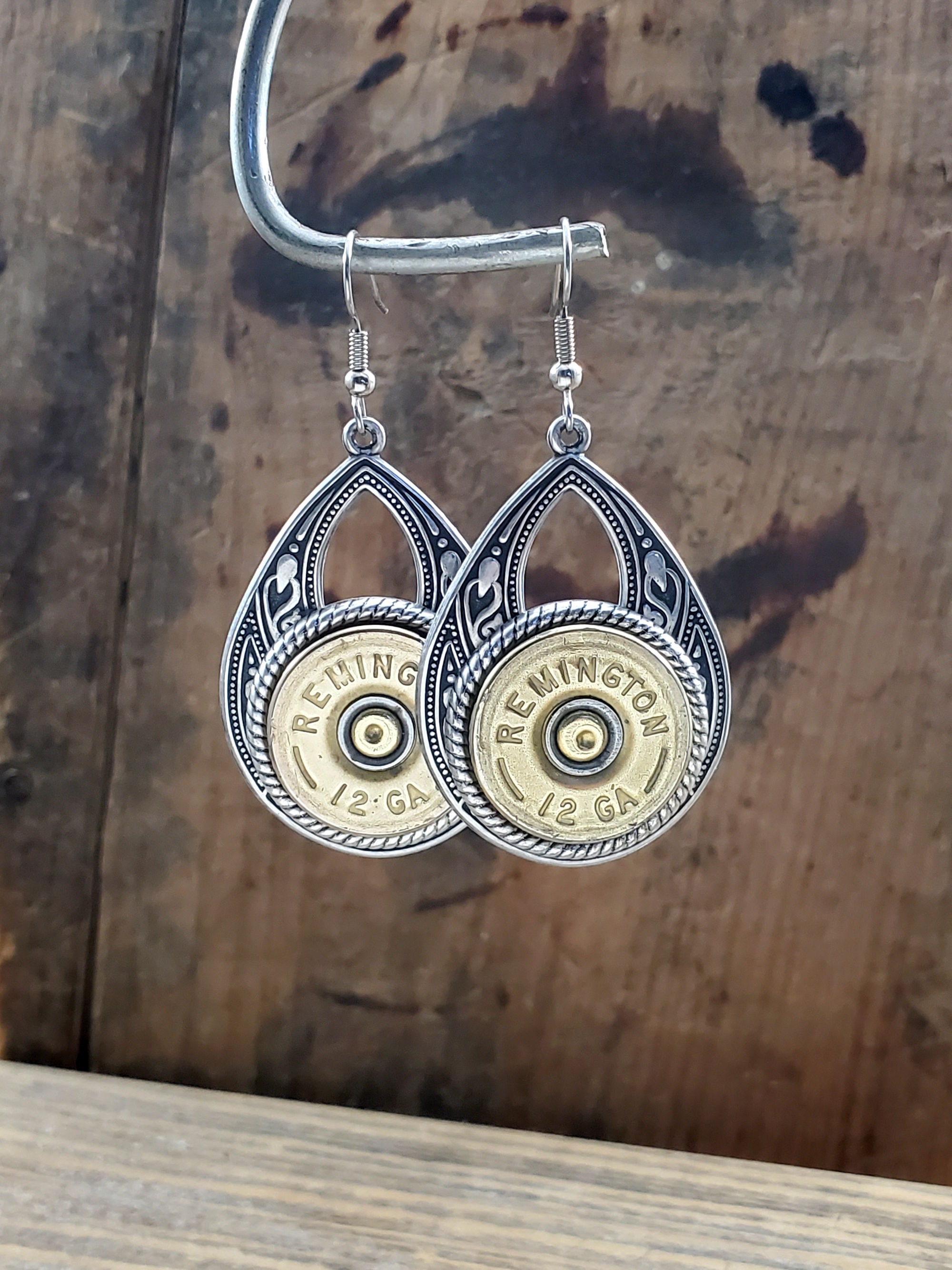 Boucles D'oreilles Goutte - Motif Coquille Balle / Pistolet - Argenté/noir - Neuf Sans Emballage