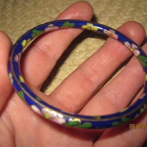 beautiful enamel cloissone floral vintage bangle Chinese Asian feminine handmade bracelet