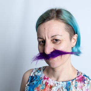 Moustache bunt zum aufkleben