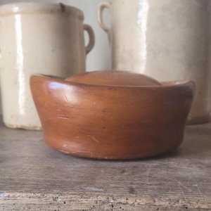 Vintage Italian Hat Mould 1920s