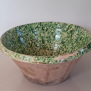 Grand bol antique des Pouilles en terre cuite. Majolique émaillée. Début des années 1900
