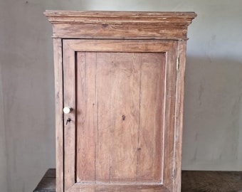 Armario de pared de madera rústica italiana vintage
