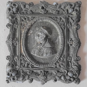 Antike italienische Gusseisen-Gedenktafel, römisch-katholischer Kardinal, Anfang des 20
