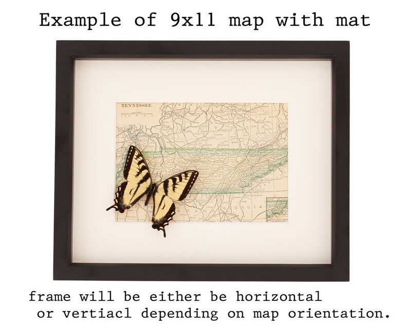 Puede incluir: Un mapa enmarcado de Tennessee con una mariposa amarilla y negra montada en el mapa. El marco es negro y el passe-partout es blanco. El texto "TENNESSEE" es visible en el mapa. El marco ser&aacute; horizontal o vertical dependiendo de la orientaci&oacute;n del mapa.