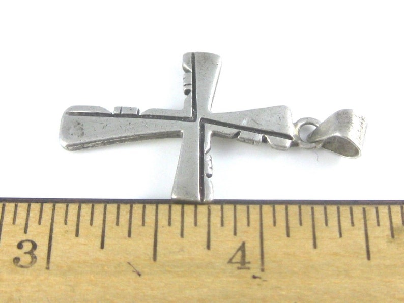 Vintage Sterling Silver Cross Pendent