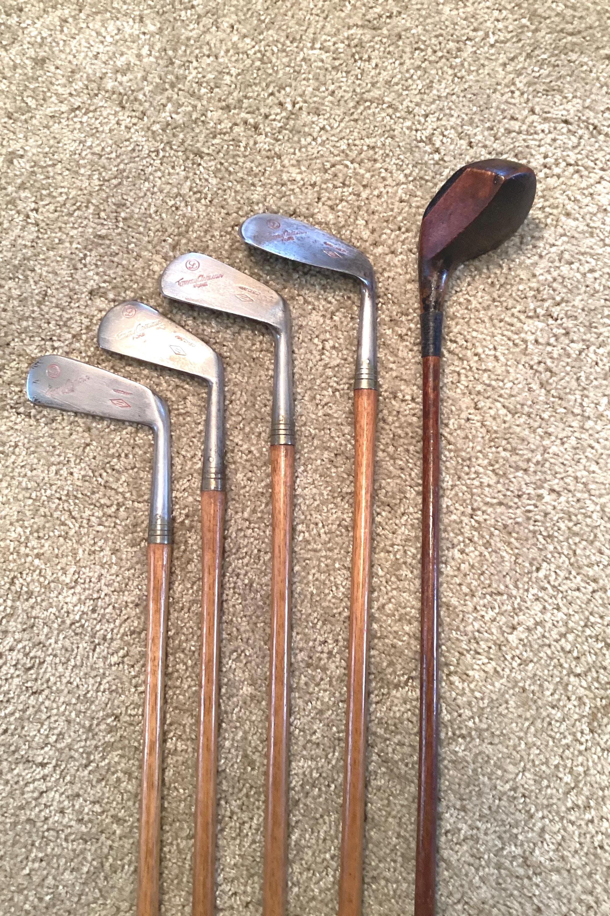 英国製アンティーク壁掛　レトロ　木製ゴルフクラブ手作り彫刻５本　ゴルフヘリテイジ 英国製アンティーク壁掛レトロ木製ゴルフクラブ手作り彫刻5本ゴルフ