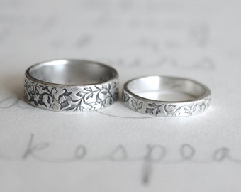 wedding band ring set . vine leaf wedding rings bands . handmade sterling silver wedding ring set . engraved wedding rings by peacesofindigo