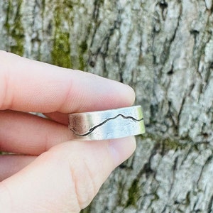 rustic mountain wedding band ring . engraved sterling silver mountain landscape band by peacesofindigo . size 4 5 6 7 8 9 10 11 12 image 9