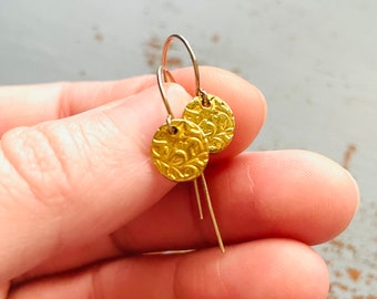 22k gold dangle earrings . simple gold earrings . fine jewelry by peacesofindigo . ready to ship