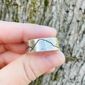 rustic mountain wedding band ring . engraved sterling silver mountain landscape band by peacesofindigo . size 4 5 6 7 8 9 10 11 12 image 7