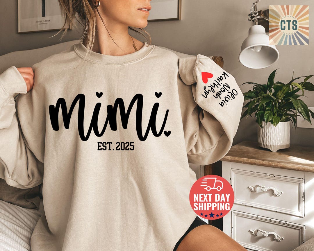 In A World Full Of Grandmas, Be A Mimi Hoodie