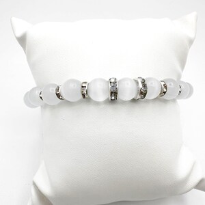 Cat’s Eye Gemstone Bracelet – 8mm Crystal Jewelry for Focus, Protection & Inner Strength – Healing Gift for Women