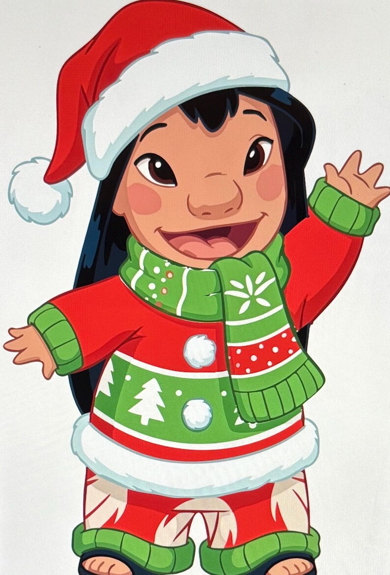 K&ouml;nnte beinhalten: Cartoon-Illustration einer Figur mit Weihnachtsm&uuml;tze, rotem Pullover mit gr&uuml;nen Akzenten und einem gr&uuml;nen Schal. Der Pullover hat wei&szlig;e Weihnachtsb&auml;ume und Punktmuster. Die Figur winkt mit einem L&auml;cheln.