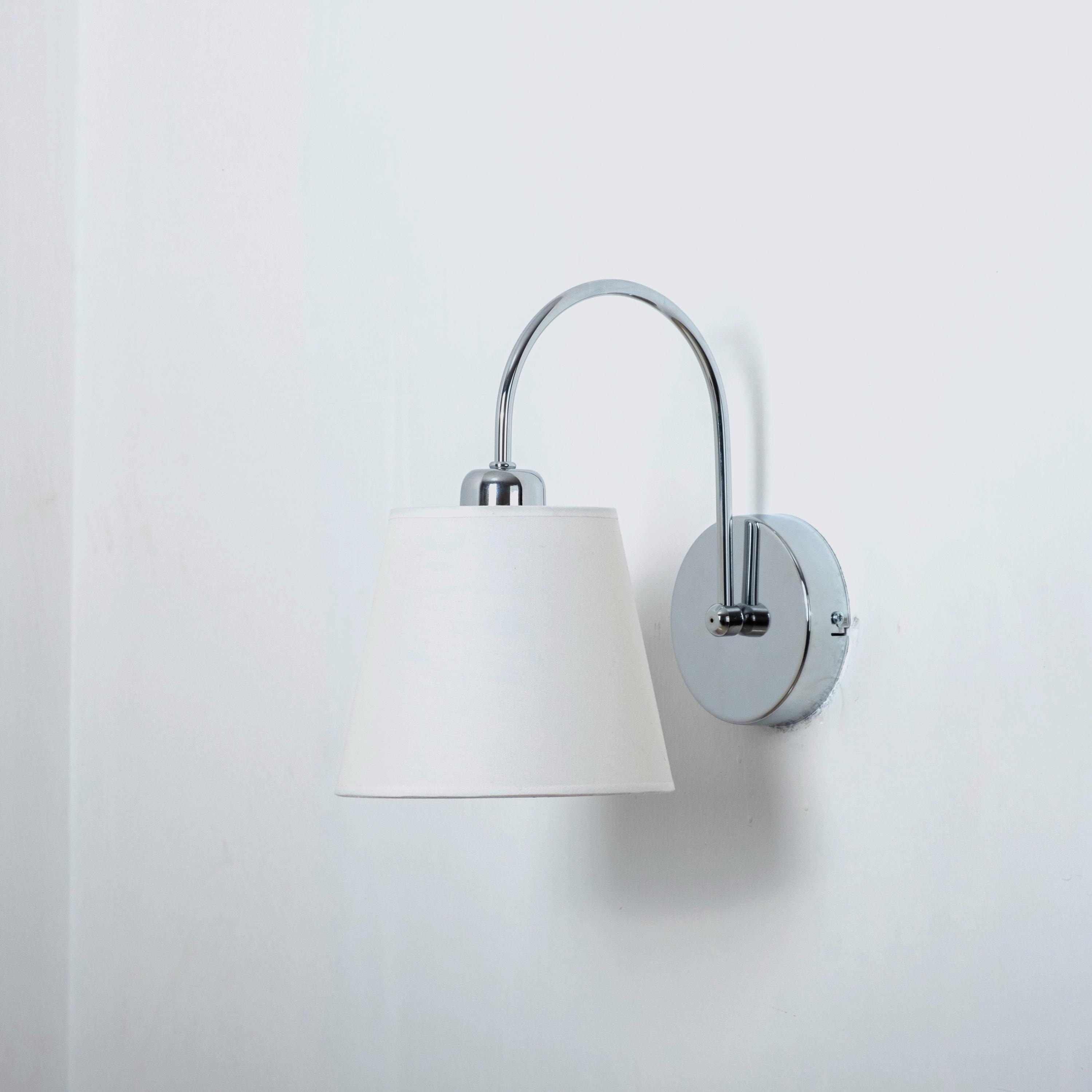Curva Modern Curved Arm Wall Sconce
