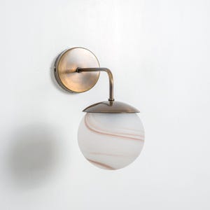 Aplique de pared único con globo de cristal, lámpara de pared para decoración de baño, luz de pared vintage para dormitorio, aplique de tocador minimalista, lámpara de pared de decoración moderna
