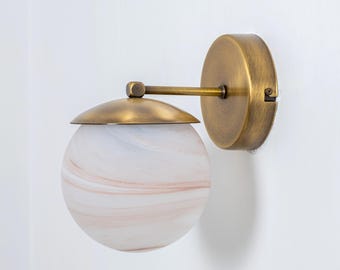 Lámpara de pared pequeña con globo de vidrio esmerilado, aplique de pared moderno de mediados de siglo, aplique de pared vintage, lámpara de pared para tocador, aplique de vidrio único
