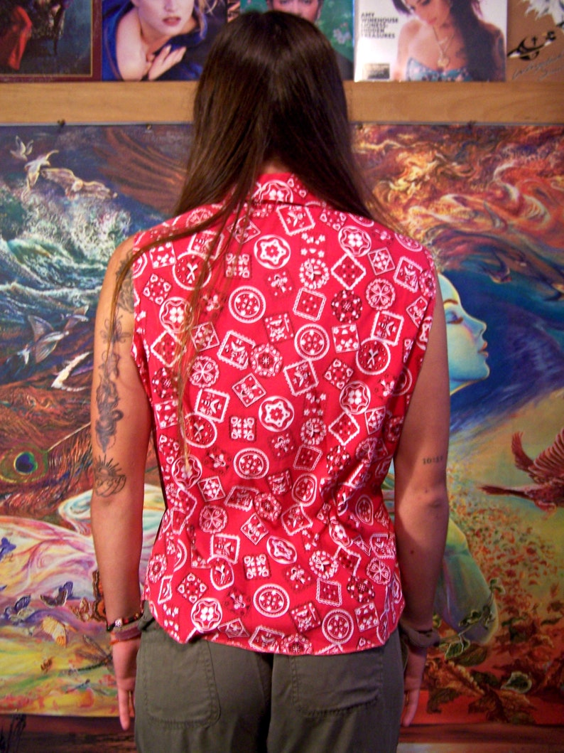 Western Blouse red bandana print sleeveless cowgirl top M