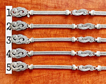 Cinturón de cadena con volutas de plata vintage Brighton Bali Hai, tamaño pequeño mediano DESPLAZAR HACIA ABAJO 4 INFORMACIÓN