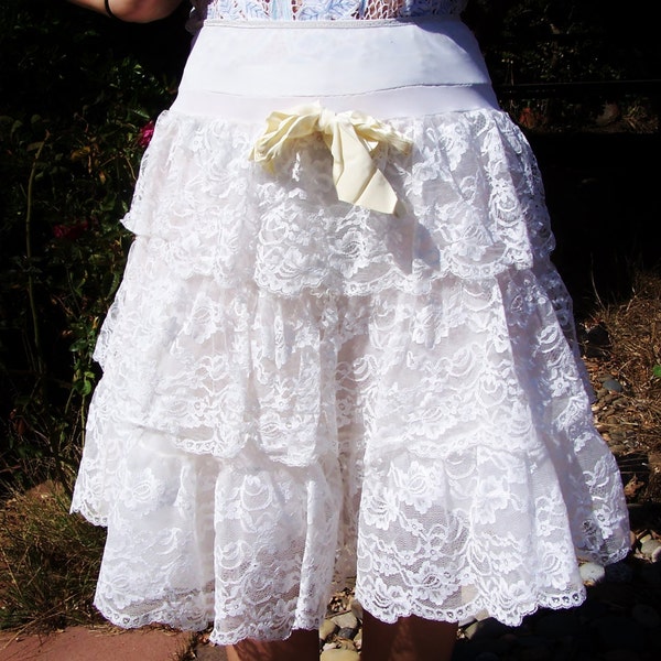Lace Petticoat Crinoline Pretty white tiered slip skirt size m BuY 2 GeT 1 FREE Vintage SALE