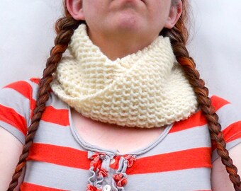 Women's Wool Scarf, Knit Infinity Scarf, Cream Scarf, Women's Cowl, Moebius Scarf, Knit Scarf Women