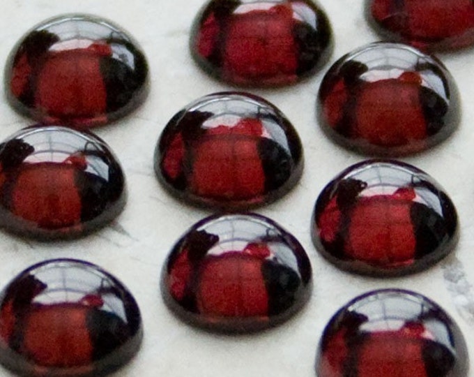 Superbe Grenat Cabochon Rond 2,77 Carats, Couleur Lumineuse Et Profonde - Pierre Précieuse Naturelle