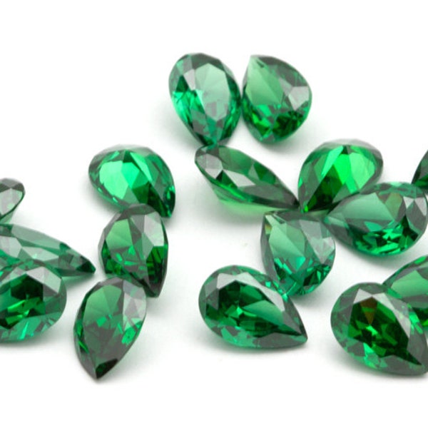 6mm x 9mm Faceted Cubic Zirconia CZ Gemstones // Teardrop Pear Shaped // Emerald Green CZ // Faceted Gemstone // Synthetic Gemstones