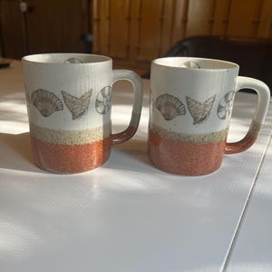 Pair of Vintage Otagiri Sea Shell Mugs Cups. Speckled Stoneware.