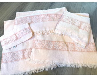 Juego de toallas vintage Cannon Santa Cruz color rosa melocotón, 5 piezas, con flecos florales, fabricado en EE. UU.