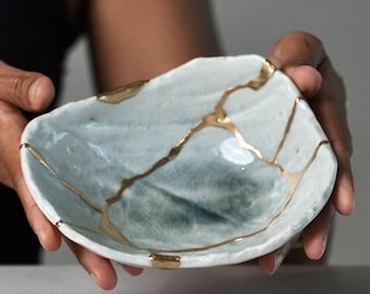 White Kintsugi Stoneware Bowl | Japanese Pottery Repaired with Gold Finish | Resilience Gift | Personalized Gold Lettering Available