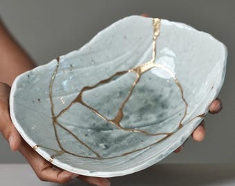 Hand-Repaired White Kintsugi Stoneware Bowl | Japanese Gold Finish, Resilience Gift
