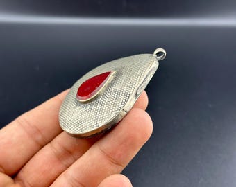 Colgante antiguo afgano de plata con piedra de ágata natural, joyería tribal.