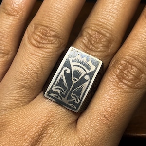 Antiguo antiguo antiguo del Cercano Oriente, anillo de plata vintage con piedra negra hazara de color antiguo Old Peace
